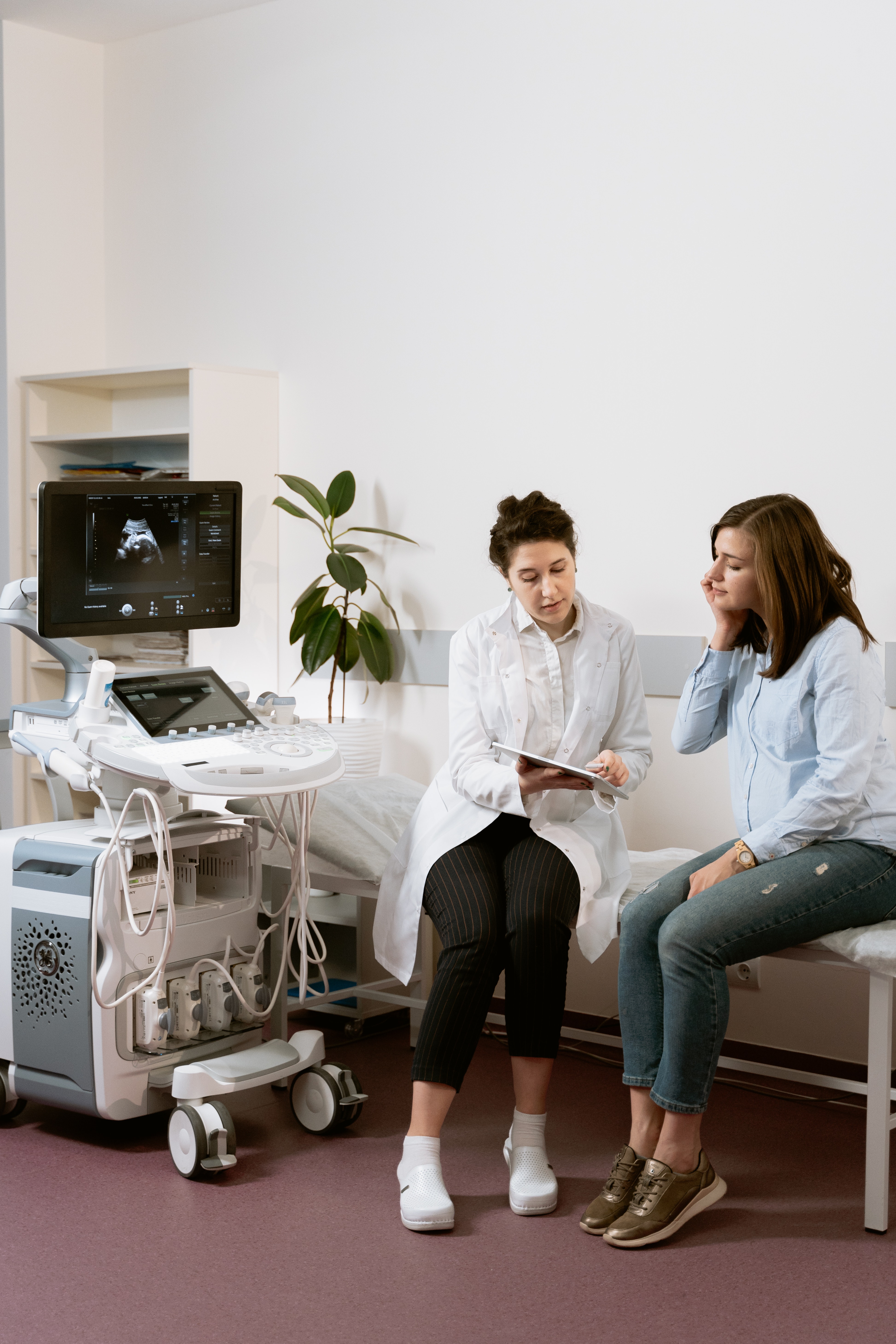 [doctor treating a patient]