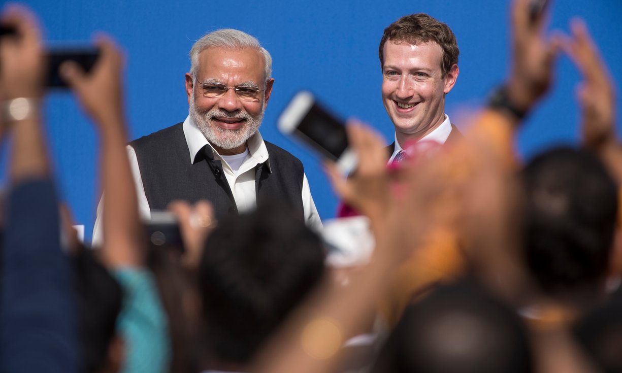 [Indian prime minister Narendra Modi with Mark Zuckerberg at Menlo Park in 2015.]